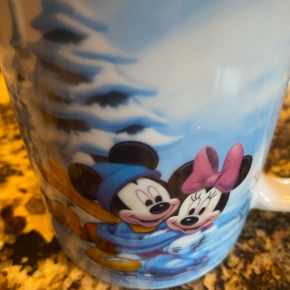 Mickey & Minnie Mug - Picture 2 of 4